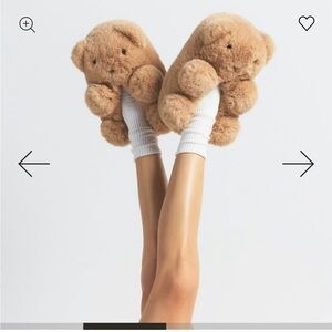 NWT SKIMS Teddy Bear Slippers
